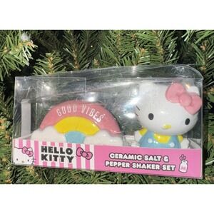 Nwt Sanrio Hello Kitty Ceramic‎ Salt & Pepper Shaker Set Kitchen Baking Holiday